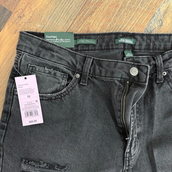 Wild Fable Super-Rise Tapered Jeans Black Wash Size 12 - Picture 2 of 2